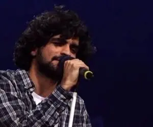 آواز اصیل؛ عرفان طهماسبی تو زادگاهش شاهنامه رو با گیتار تو کنسرت اجرا کرد محشر و زیبا