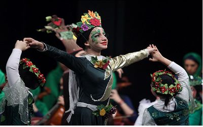 (ویدیو) رقص گروهی بانوان در برج میلاد با لباس های چسبان!