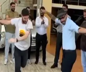 آواز شاد؛ حرکات موزون پولداری نمایشگاه داران که دیدن داره؛ پایکوبی پولدارا این شکلیه