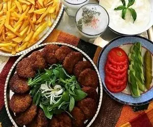 آشپزی حرفه ای؛ ترفند های خوشمزه تر شدن کتلت اینجوری بپزی همه دستورشو میخوان