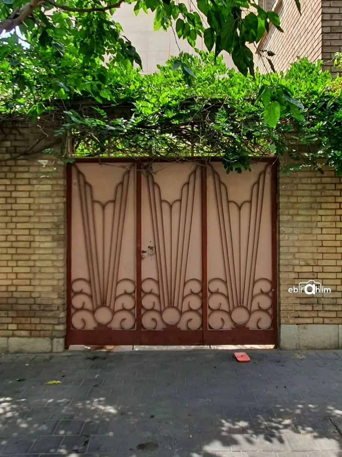 چرا دیگه در های ورودی رو این_شکلی درست نمیکنن؟؟نظرتون چیه؟؟عکس@ebrahim_azarpour ———————————————@ (13)