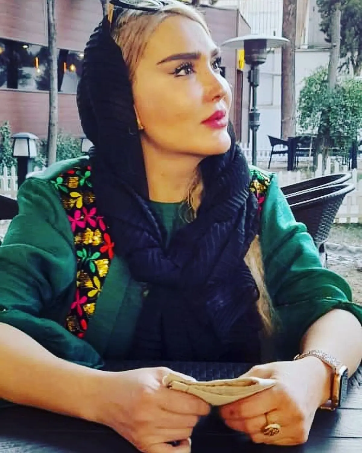 zohrefakour_1625969823_4