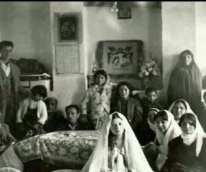 آواز شاد؛ تو عروسی دهه پنجاه این آقا اومده قسمت زنونه با شرم و سرافکندگی چه رقصی میره