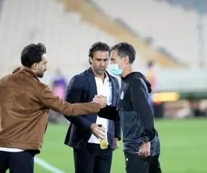 خوش‌ و بش مجیدی و احمد موسوی بعد از بازی با هوادار