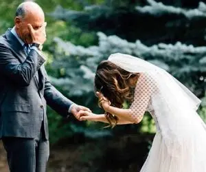 عربی رقصیدن عروس و پدرش در وسط مراسم | ویدیو