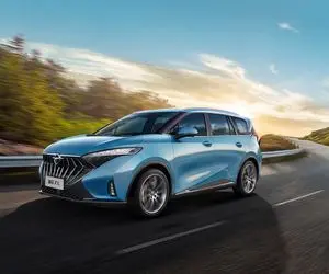 قیمت خودرو امروز سه شنبه 15 آبان/ پیشنهاد خرید مینی ون لاکچری ایران خودرو