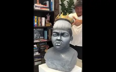 ایده خلاقانه/هنر این هنرمند در درست کردن تاج و کله مرد شگفت زده میکنه