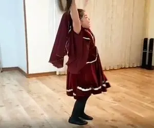 آواز محلی؛ آذربایجان قیزلری با لباس وافر چه رقص با شکوه آذری میره