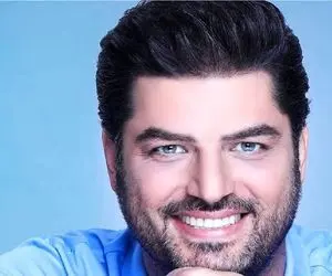 سوتی خندان؛ سام درخشانی وسط برنامه یچیز گفت شهاب حسینی و پژمان میز گاز زدن از خنده