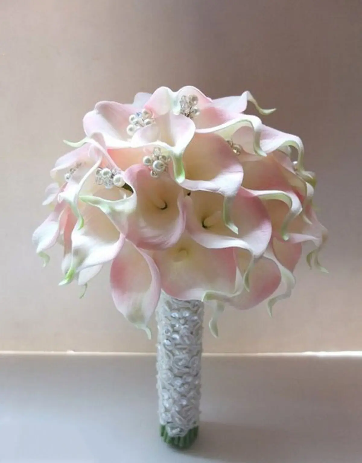 گل شیپوری دسته گل عروس