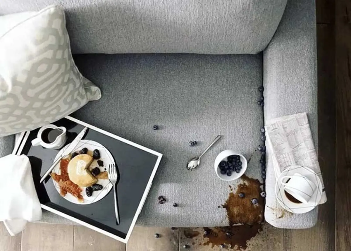 clean-stain-on-sofa
