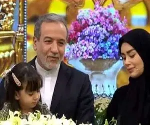 سفر به ایام قدیم؛ تولد تم لاکچری دختر عباس عراقچی در کنار همسرش