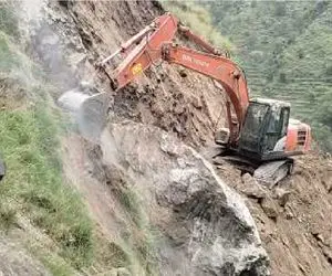 جا به جایی جانکاه؛ اپراتور بیل مکانیکی رفت جایی که عرب نی انداخت