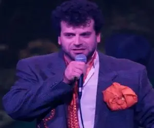 آواز شاد؛ روزبه حصاری ای قشنگ تر از پریا میخونه مجلسم رو کمرش میچرخونه چه باحاله