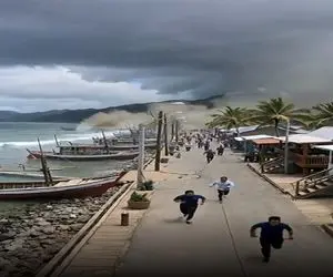 معماری طبیعت؛ کوه زیردریایی فوران کرد ماهیا اون زیر هیچی مردم تو ساحل الفاتحه