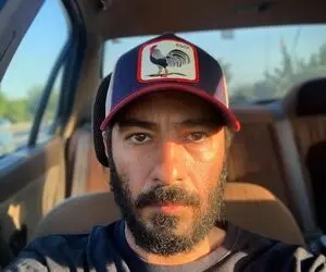 نوید محمد زاده سیگاری شد! + عکس