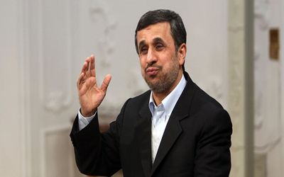 ( فیلم) شعار عجیب طرفداران احمدی نژاد در وزارت کشور