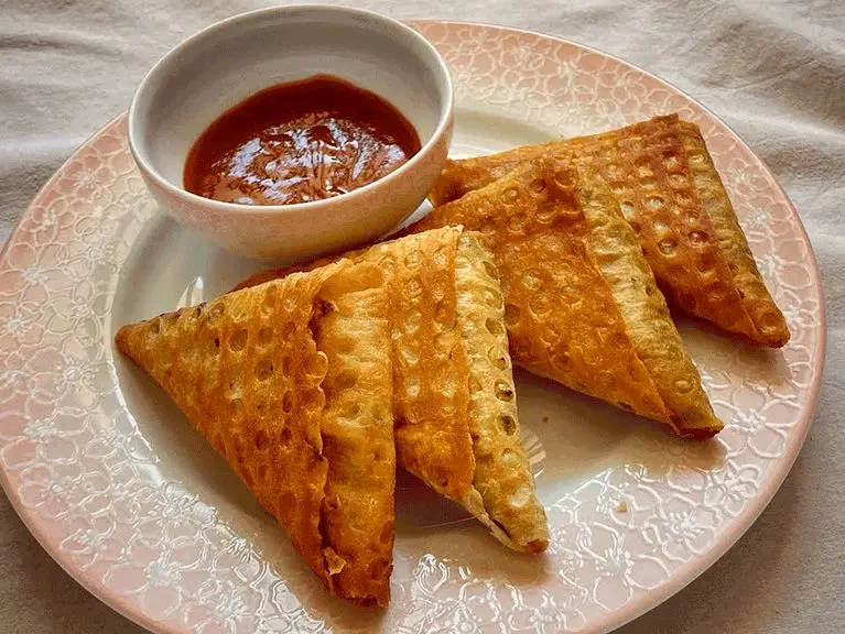 آموزش آشپزی؛ طرز تهیه سمبوسه + بهترین روش پیچیدنش