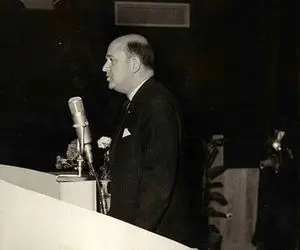 هوشنگ نهاوندی، وزیر کابینه هویدا درگذشت؛ او که بود؟