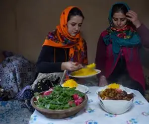 غذای خوش پخت دهاتی؛ طبخ بوچاق قیمه لذیذ با گوشت بره تو یه روز سرد برفی تو ده