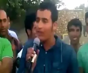 آواز محلی؛ پسر فقیر اولین بار میکروفون دید التماس کرد بخونه لری بلالم خوند یاخدای صدا