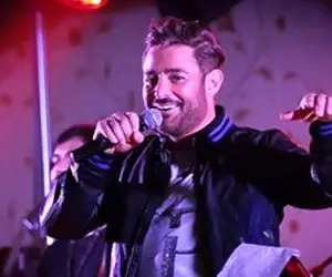 سکانس شادونه؛ زنه با پانتومیم به جور باحال دبه رو نشون میده گلزار هنگ کرد