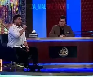 آواز پر انرژی؛ مهران مدیری جلو جمعیت آرون افشار 20 ساله رو خیت کرد و حالا انتقام آرون