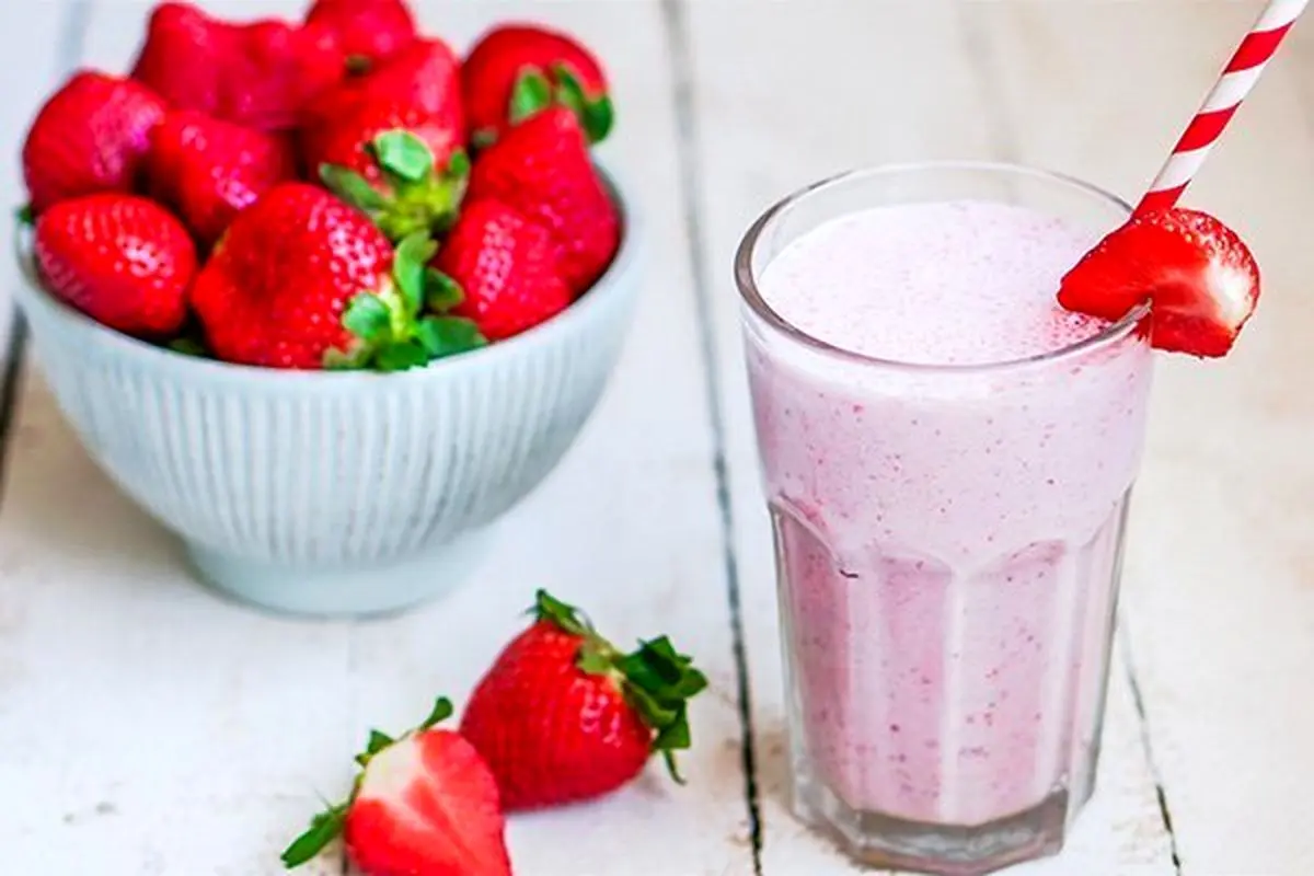 strawberry-smoothie-with-icecream