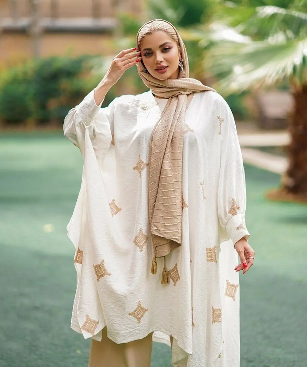 مانتو سفید