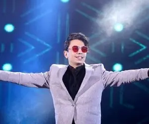 آواز ماندگار؛ محسن ابراهیم زاده با چه سوزی آهنگ هرکس به طریقی دل ما میشکند رو میخونه