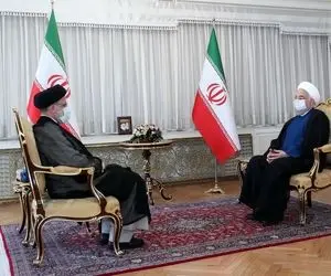 (تصاویر) رئیسی به پاستور رفت و با روحانی دیدار کرد