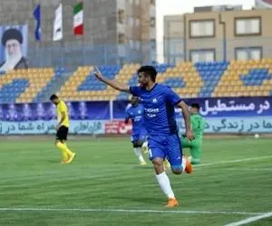 سعید صادقی، اولین خرید استقلال از تیم قلعه نویی