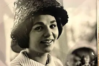 سفر به ایام قدیم ندیم؛ جلف بازی شاه سقط شده تو شهربازی