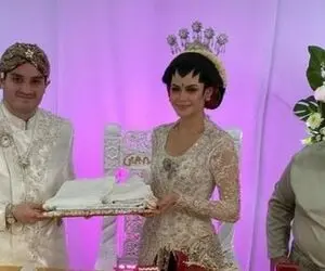 (عکس) جشن عروسی پسر وزیر جنجالی شد!