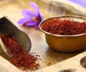 چطور یک زعفران دم کشیده خوش رنگ داشته باشیم؟