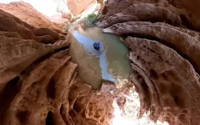 دره اجنه در دل کویر ایران / راز تونل‌های سنگی و صداهای شبانه‌ی کال جنی