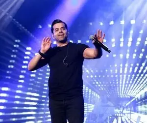 آواز احساسی؛ اطوارای رضا بهرام موقع خوندن آهنگ گل عشق همه رو به وجد آورد