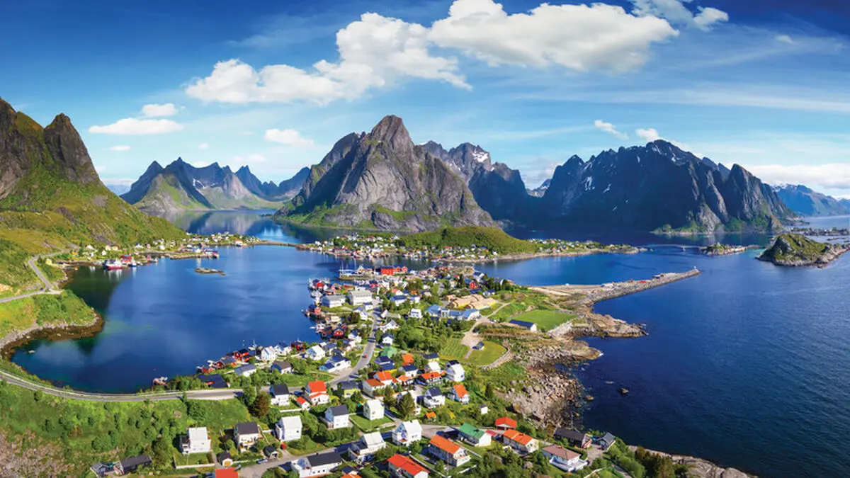 Intrepid-Travel-Norway_Reine_Lofoten_Islands_ss_382716112