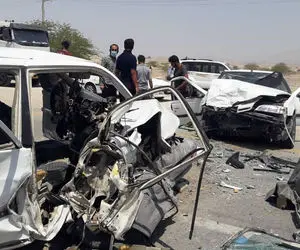 تصادف مرگبار یک تریلی با 17 خودرو در جاده جاجرود