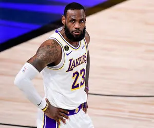 لبران جیمز: ابراهیموویچ ریاکار و دو رو است