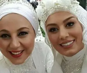 سلفی ‌بهنوش‌ بختیاری و سحر قریشی در ماشینی لاکچری!