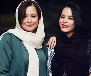 آواز معروفا؛ گیتار زدن دلبرانه مهراوه که حال نداره ولی چیزی از حرفه ای بودنش کم نکرد