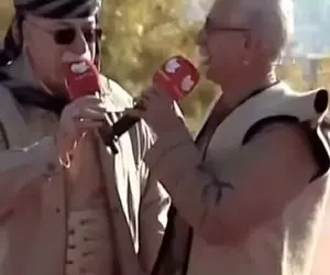 آواز محلی؛ ماموستا ناصر رزازی با لباس جدید چه رقصی میکنه تو دل جنگل
