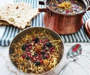 طرز تهیه آش انار؛ خوشمزه ای خوش آب و رنگ برای شب یلدا