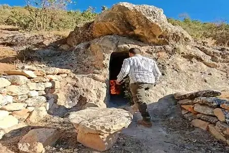 معماری خلاقانه؛ خونه ساخت تو تپه سنگی توش انگار خونه هایبل قابیله