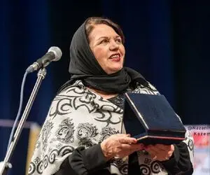 آواز اصیل؛ سیمین غانم تو 82 سالگی سالن کنسرت پاریس رو متحیر صداش کرد