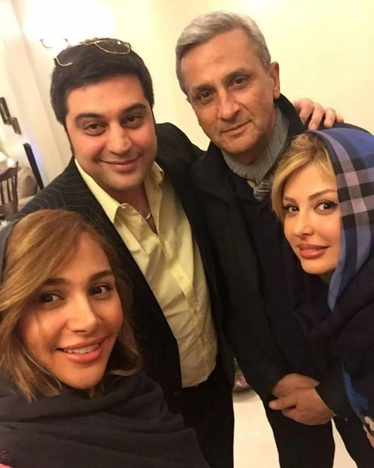 پدر، خواهر و همسر نیوشا ضیغمی