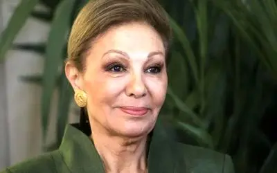 سفر به ایام قدیم؛ فرح دیبا تو پیری و معرکه گیری لنگ لنگ کنان تو این سن