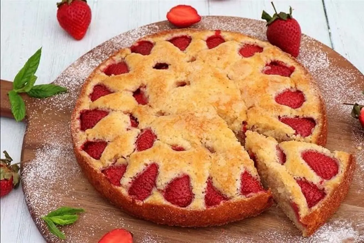 cake-with-strawberries-1