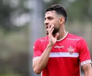مدافع پرسپولیس بی خیال 50 میلیارد تومان شد
